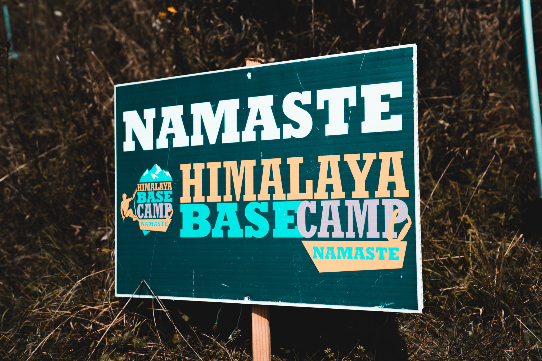 Szyld Himalaya Base Camp