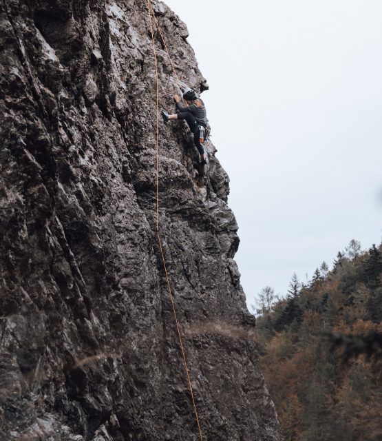 Fotograf Paweł Zalejski uprawia wspinaczkę górską